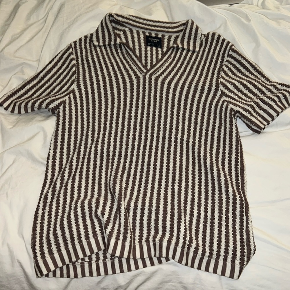 Abercrombie men’s knit polo in brown and cream stripe. Size large.